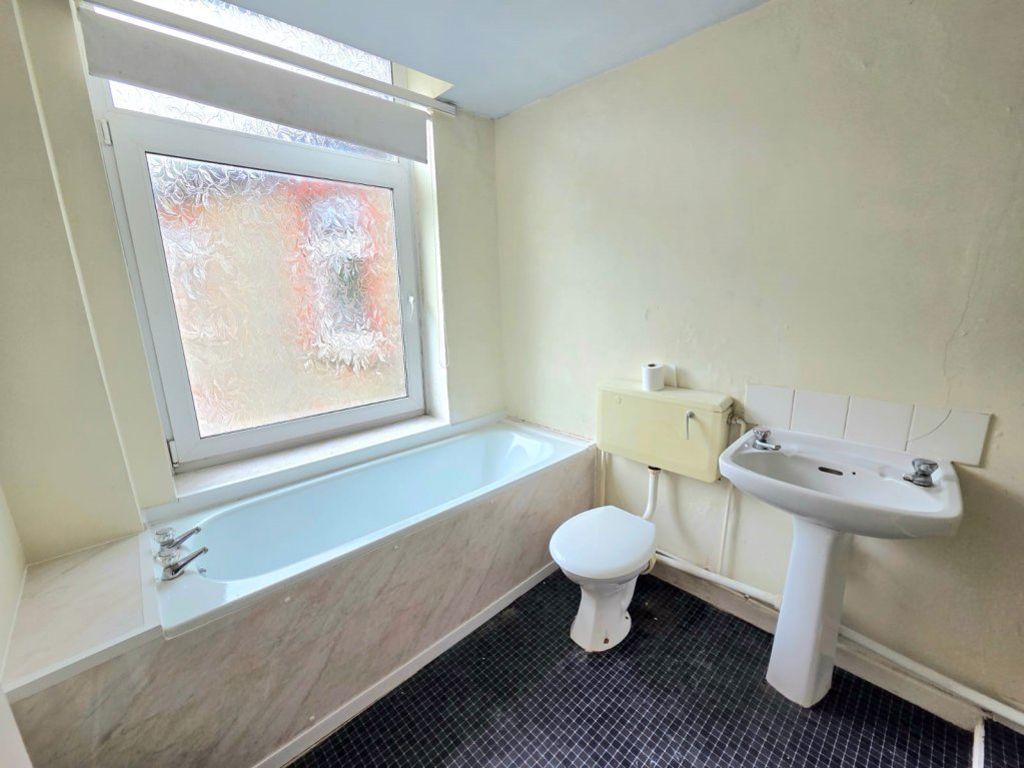 Additional image 3 of 2 bed flat to rent2A Prices Row, Abercarn NP11