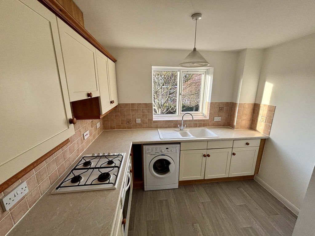 Additional image 4 of 2 bed flat to rentBecket House, Oddfellows Road, Newbury RG14