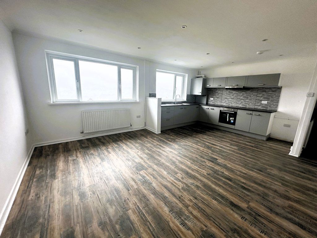 Additional image 3 of 2 bed flat to rentThe Circle, Manor Rd, Blackwood NP12