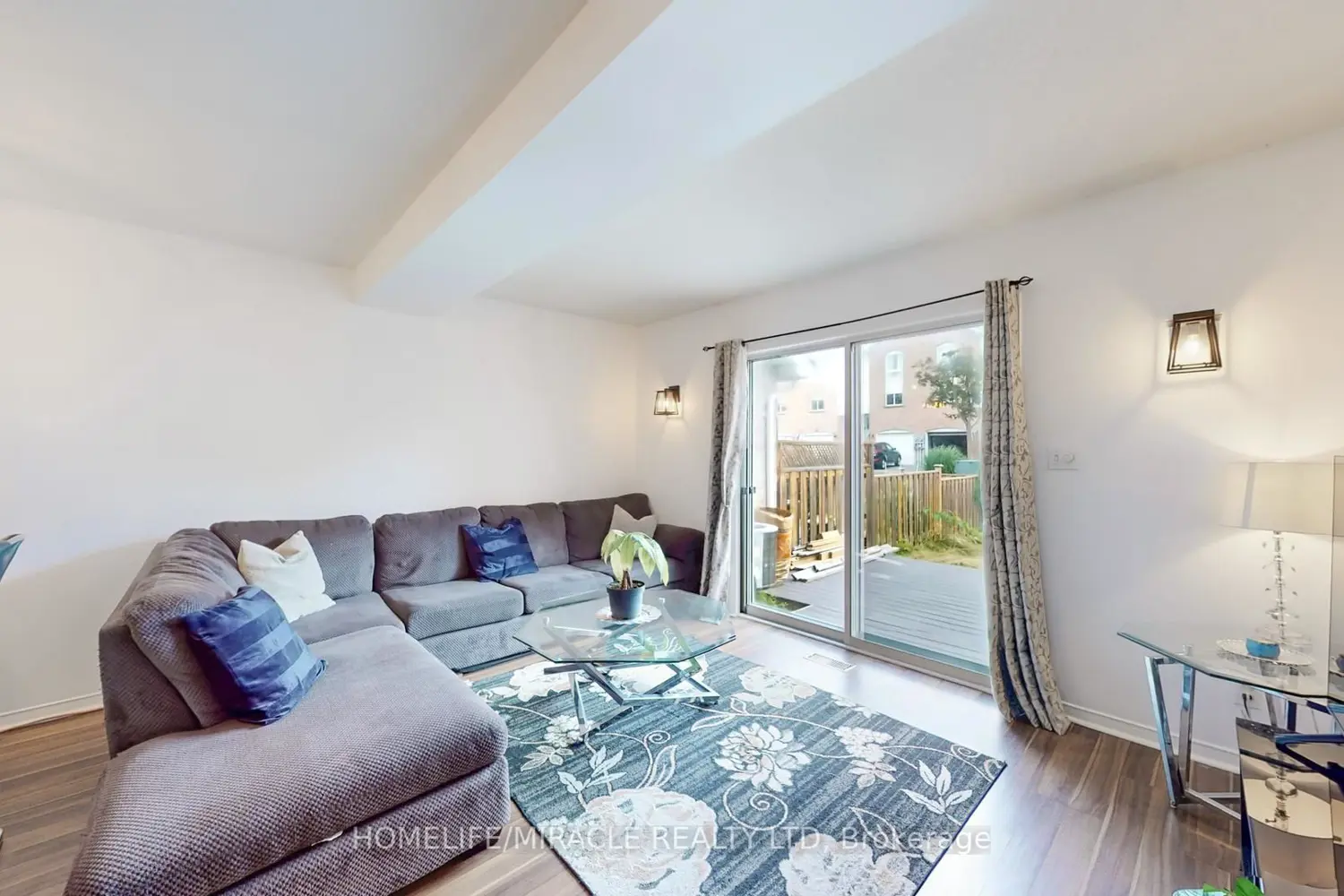 Additional image 3 of 4 William Curtis Circle