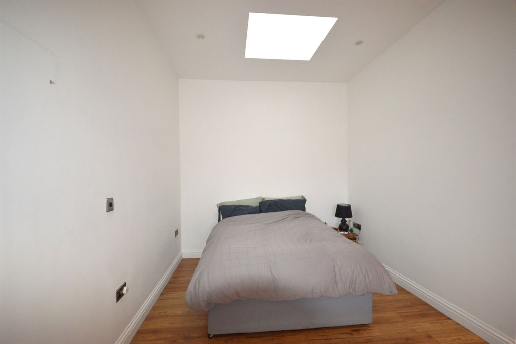 Additional image 3 of Studio to rentFlat 5 Juniper House, 56A New Broadway, Worthing, West Sussex BN11