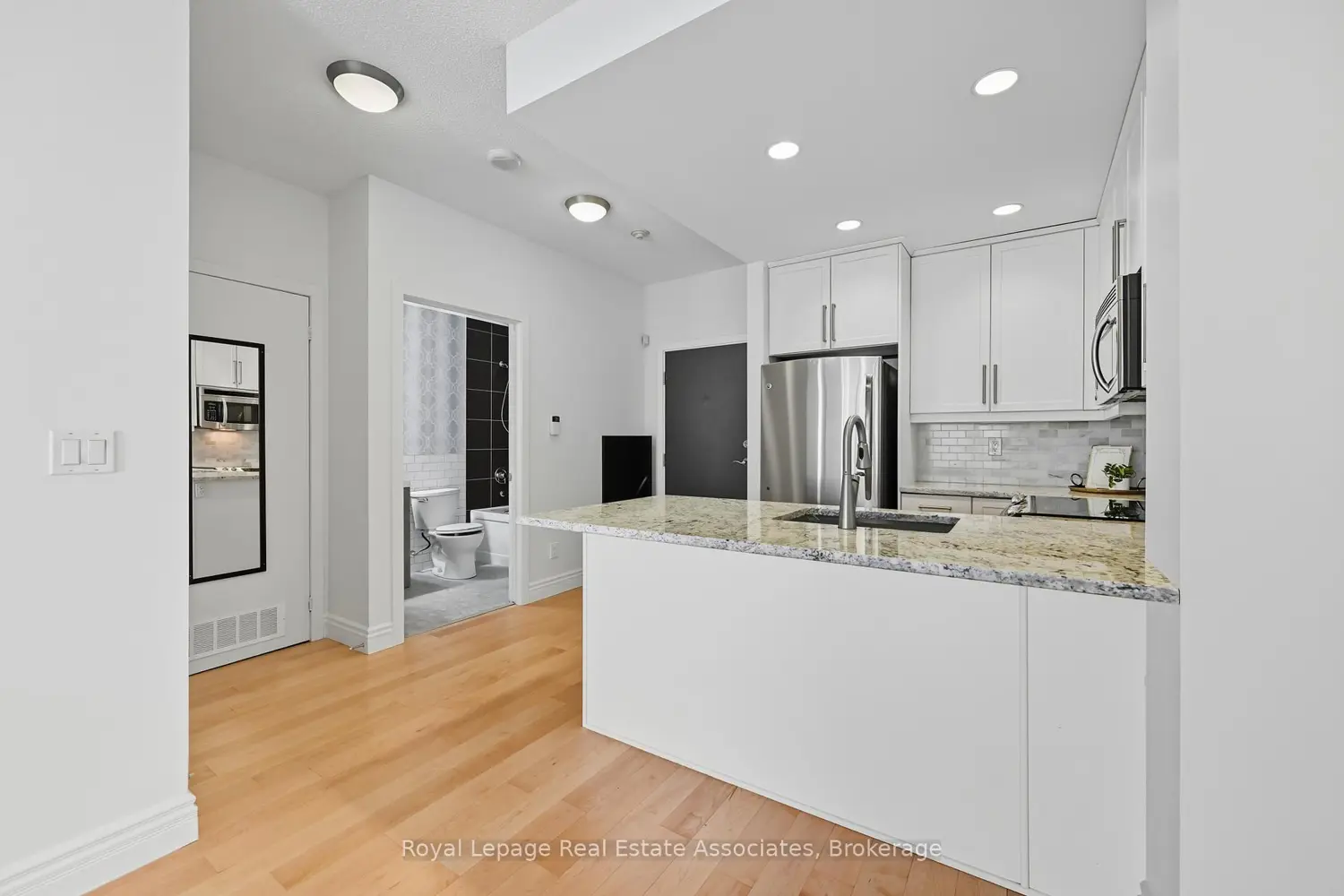 Additional image 4 of 551 Maple Avenue 1407