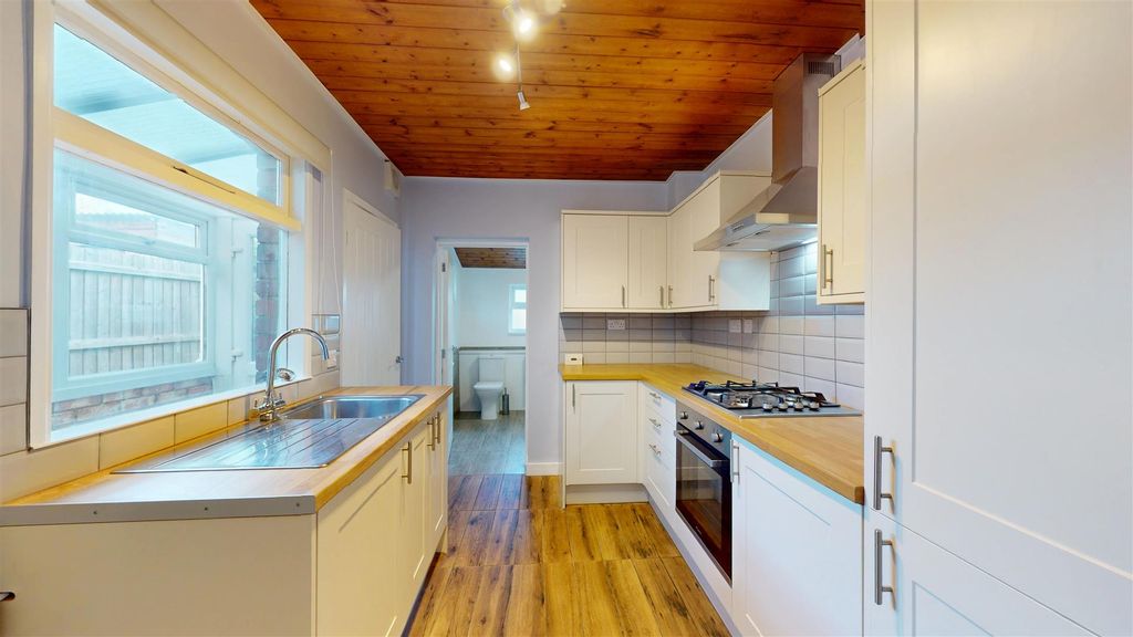 Additional image 5 of 3 bed semi-detached house to rentDoughty Street, Stamford PE9