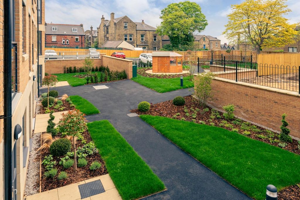 Additional image 4 of 1 bed flat to rentBerneslai Close, Barnsley S70