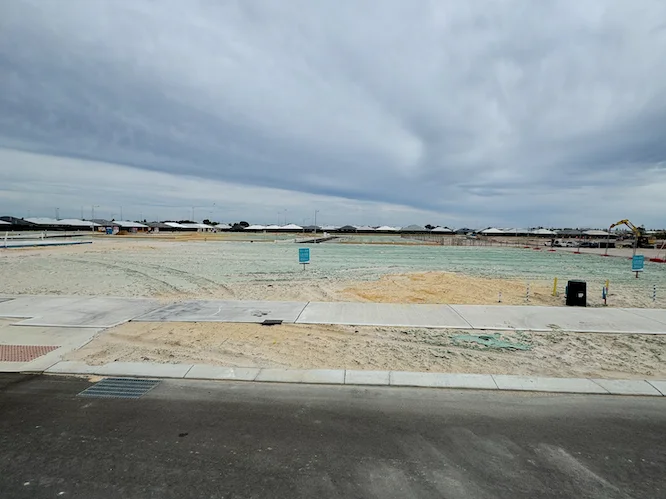 Lot 816 7 Gladstone Approach, Lakelands WA 6180