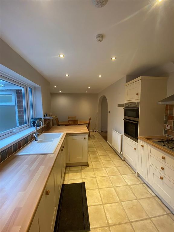 Additional image 2 of 3 bed detached house to rentBadham Close, Caerphilly CF83