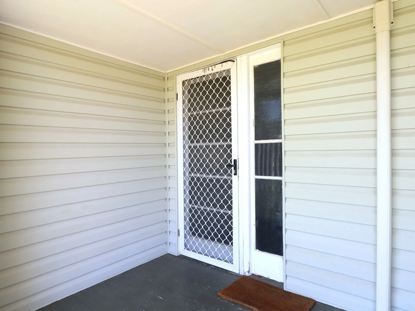 Additional image 3 of 1 & 2 / 18 Saunders Street, Roma QLD 4455