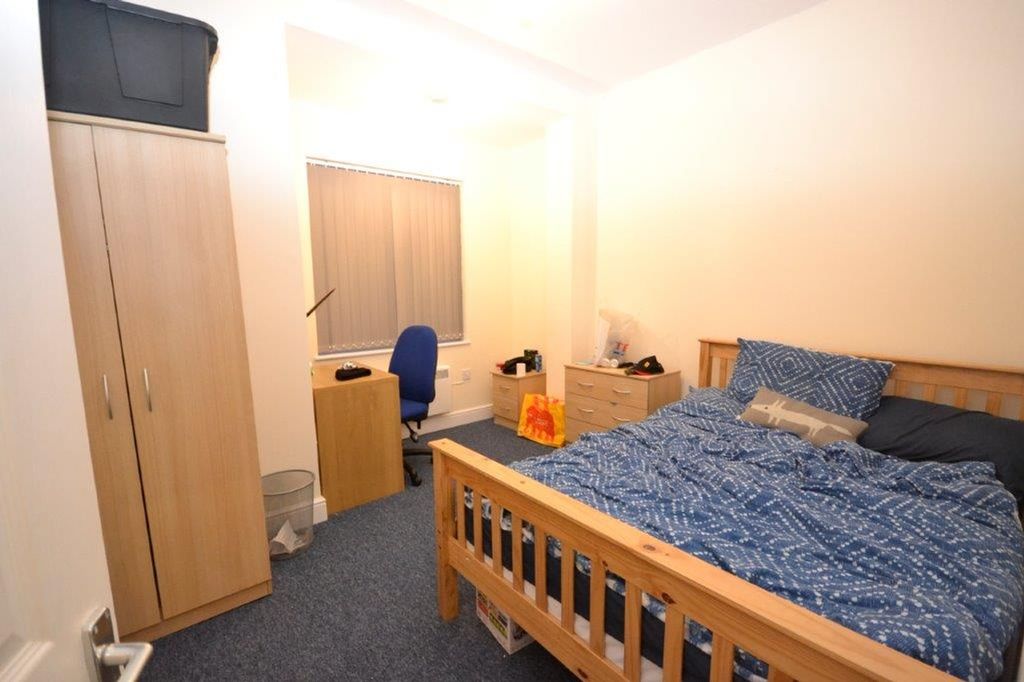 Additional image 5 of 6 bed semi-detached house to rentGloucester Road, Bristol BS7