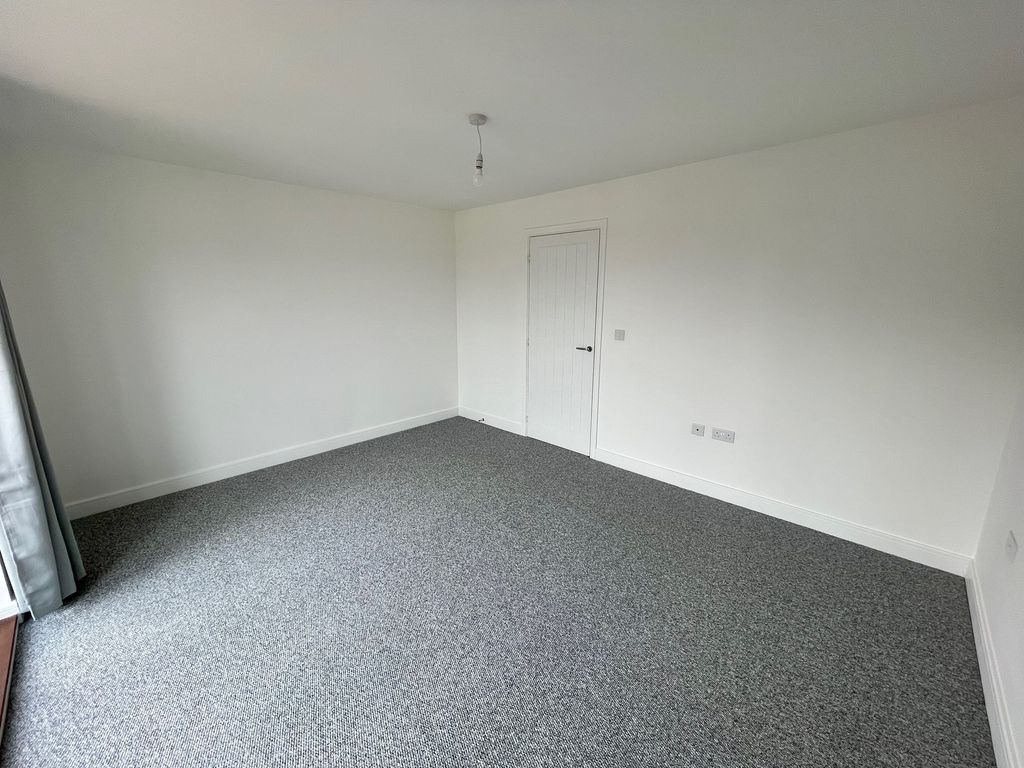 Additional image 13 of 4 bed property to rentFfordd Darwin, Barry CF63