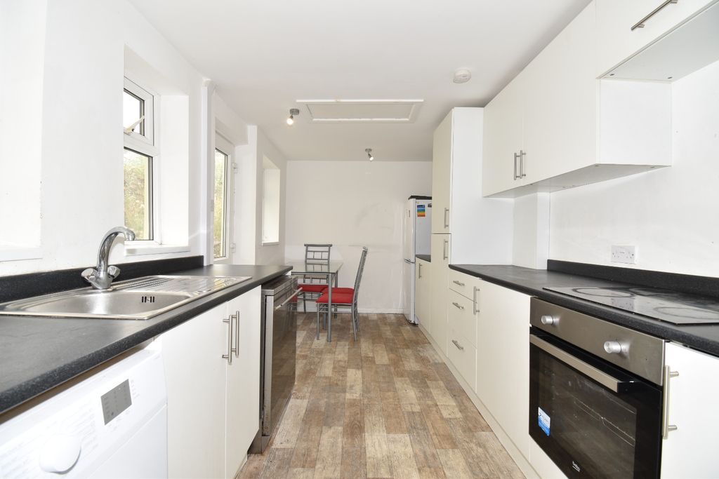4 bed terraced house to rentBudock Terrace, Falmouth TR11