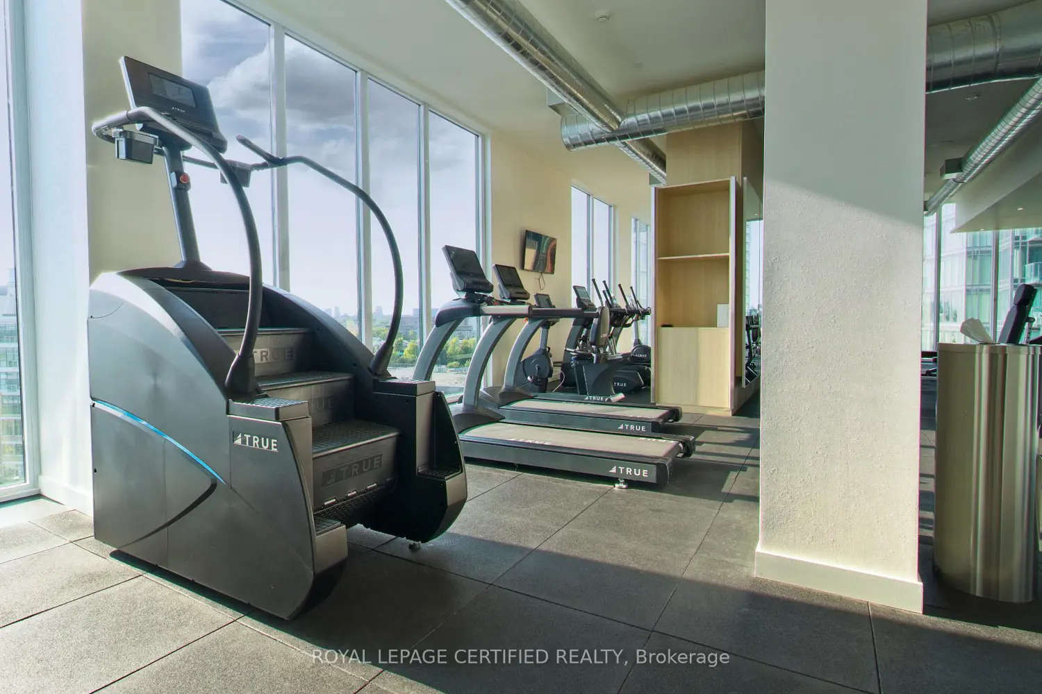 Additional image 13 of 135 East Liberty Street 806