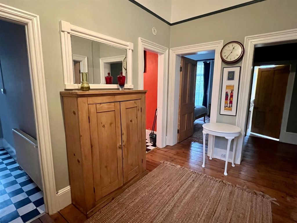 Additional image 9 of 2 bed flat to rent12 Abbey Road, Malvern WR14