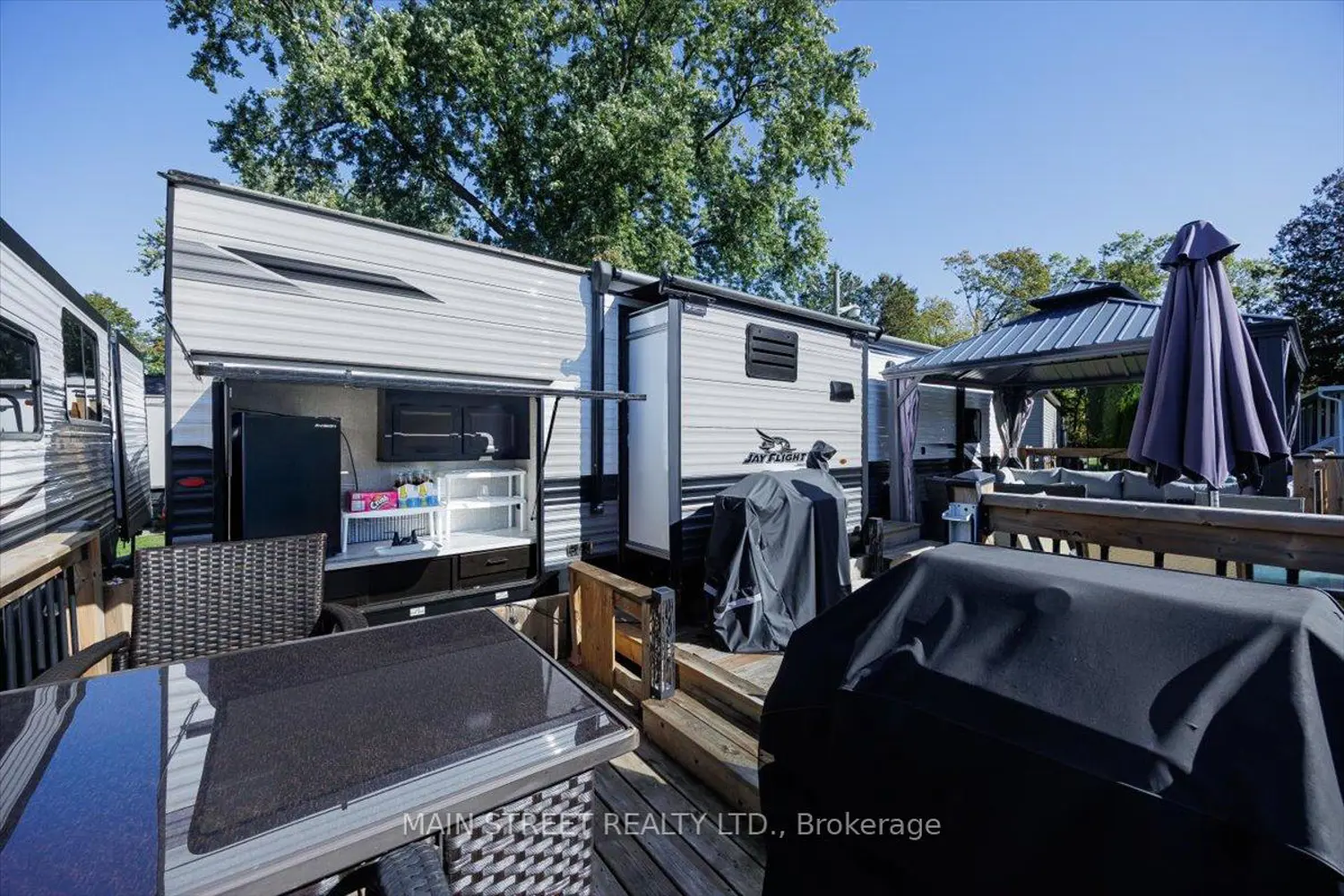 Additional image 9 of 15 Hawaiian Circle