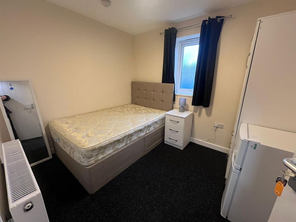 Additional image 9 of 3 bed terraced house to rentWestbourne, Telford TF7