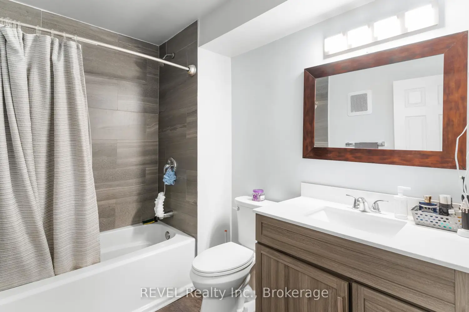 Additional image 15 of 5222 Portage Road 305