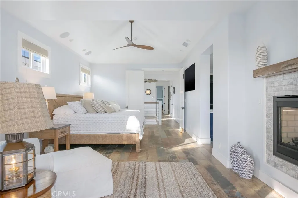 Additional image 89 of 111 Rivo Alto Canal, Long Beach, CA 90803