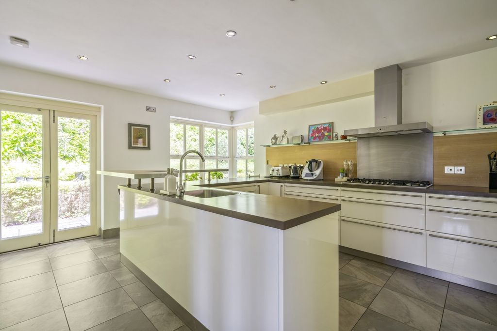 Additional image 6 of 5 bed detached house to rentRichmondwood, Sunningdale SL5