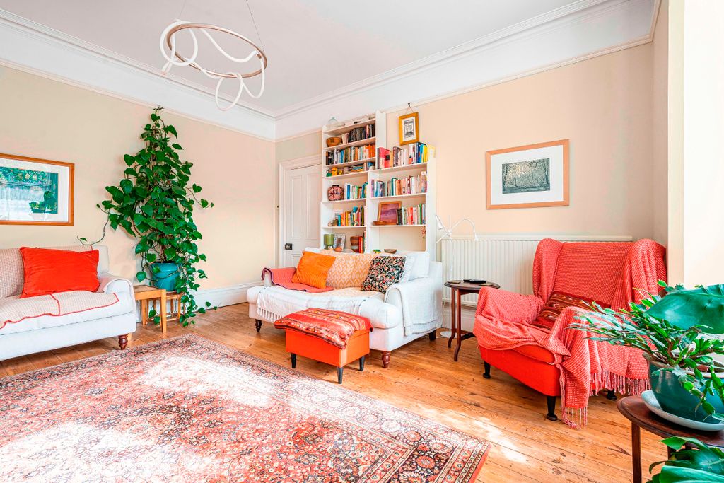 Additional image 3 of 6 bed semi-detached house to rentConduit Road, Bedford MK40