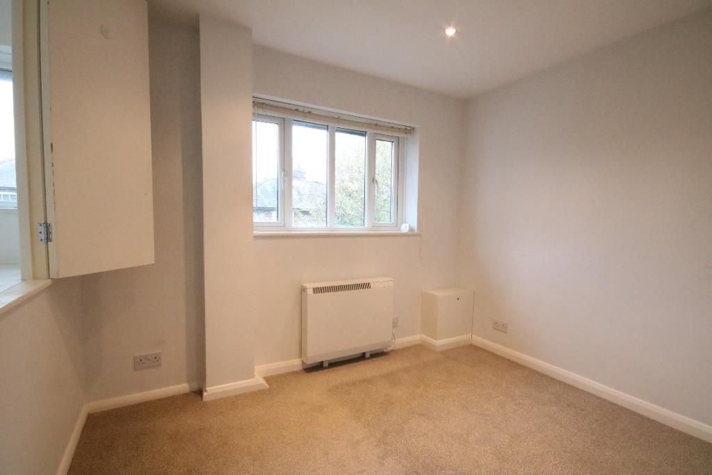 Additional image 5 of 1 bed flat to rentMiddle Road, Leatherhead KT22