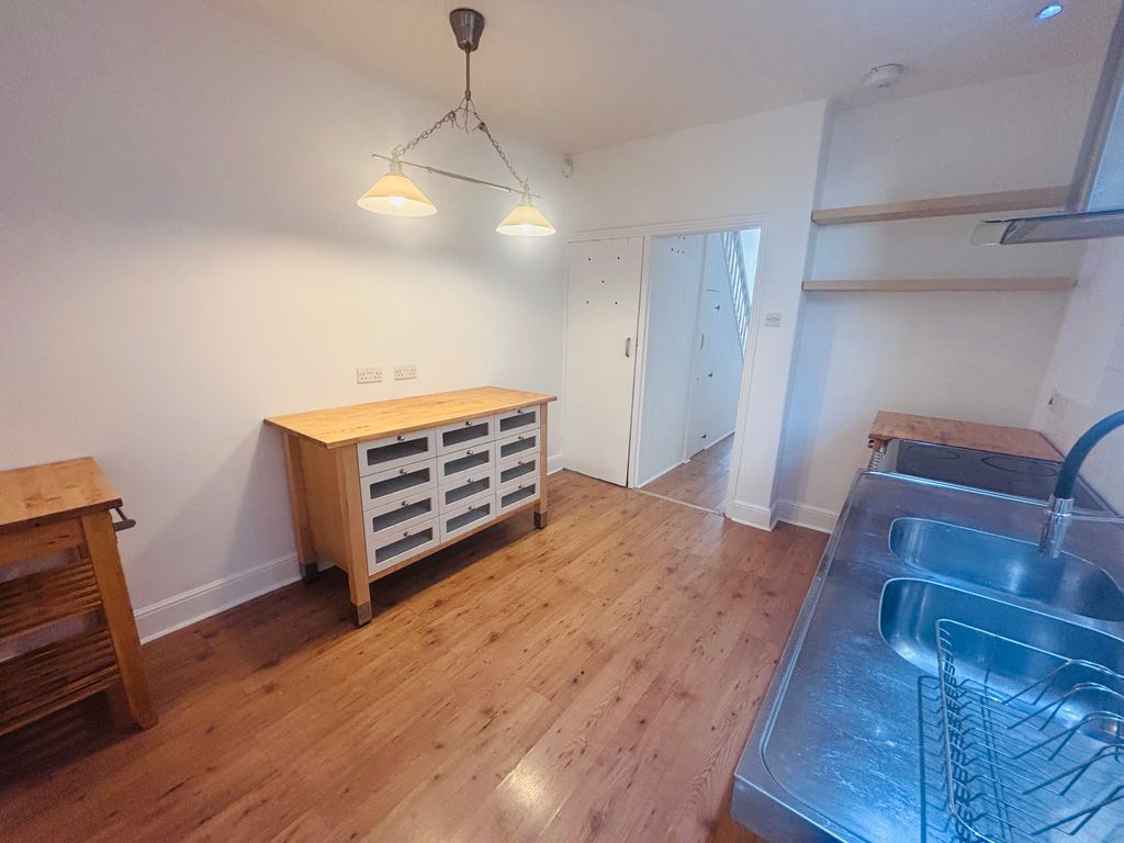 Additional image 4 of 3 bed property to rentCastleland Street, Barry CF63