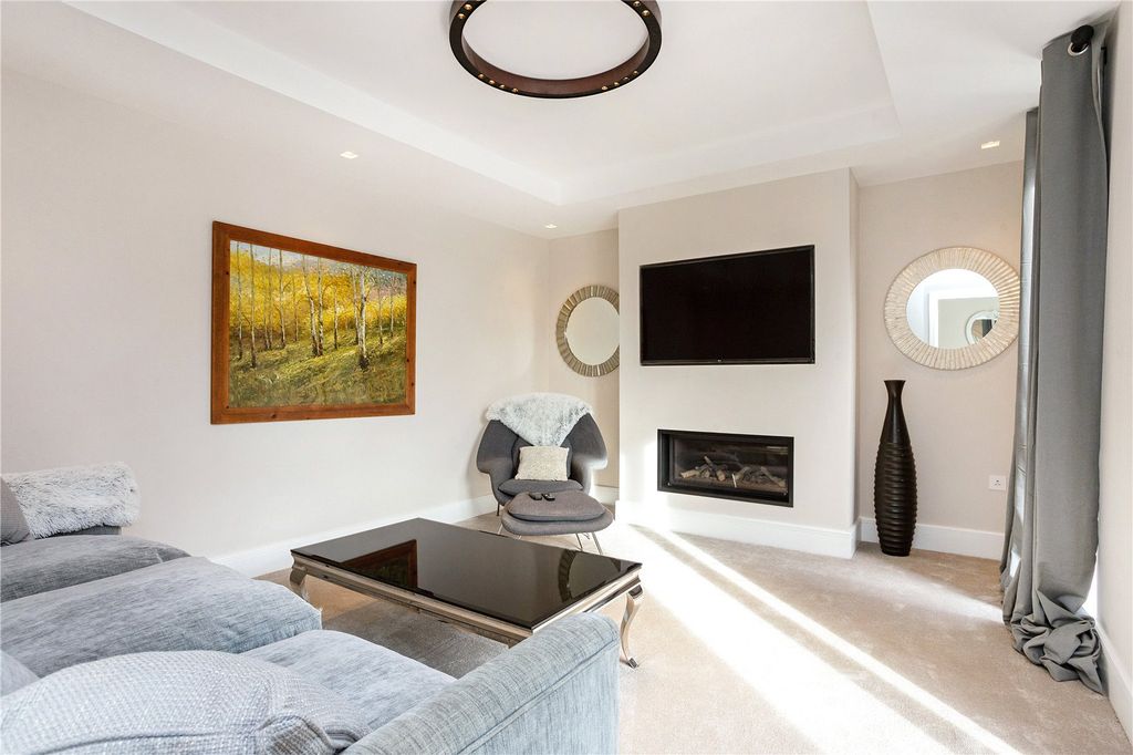 Additional image 9 of 4 bed detached house to rentRosegarth Place, Wilmslow, Cheshire SK9