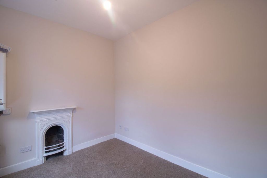 Additional image 10 of 3 bed property to rent22 David Street, Blackwood NP12
