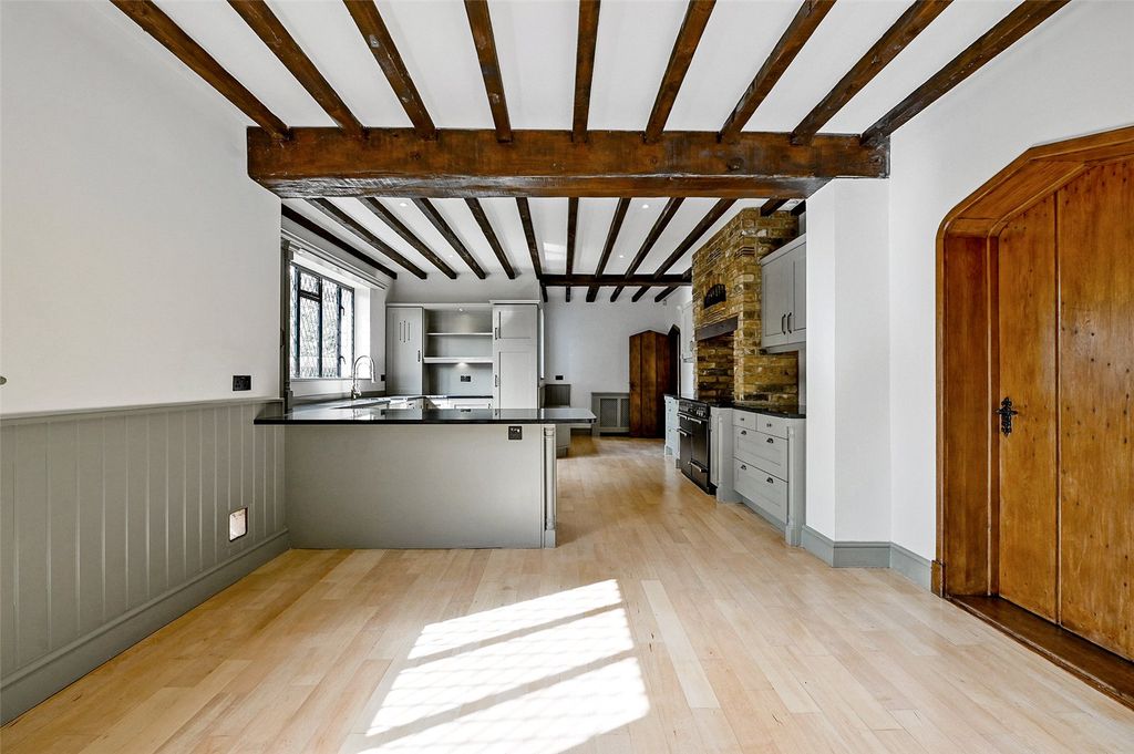 Additional image 5 of 5 bed detached house to rentRidgemead Road, Englefield Green, Egham, Surrey TW20