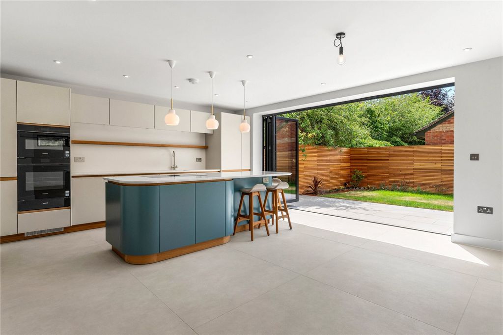 Additional image 3 of 4 bed detached house to rentPearce Close, Cambridge, Cambridgeshire CB3