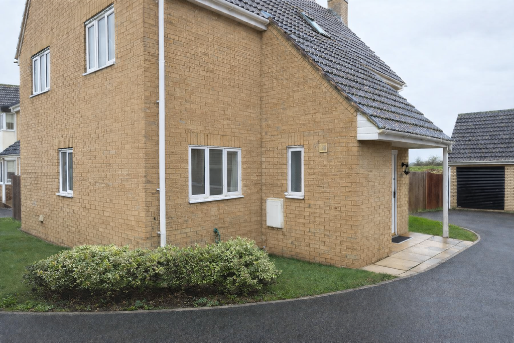 5 bed detached house to rentKitchener Close, Brandon IP27