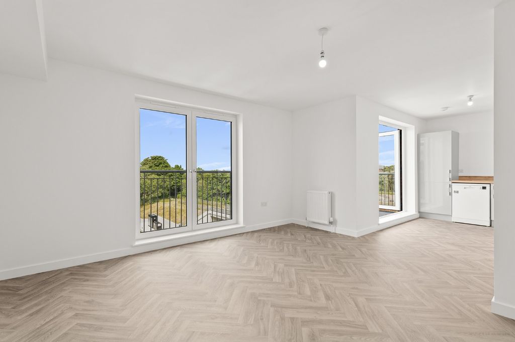 Additional image 2 of 3 bed flat to rentCanal View, Winchburgh EH52