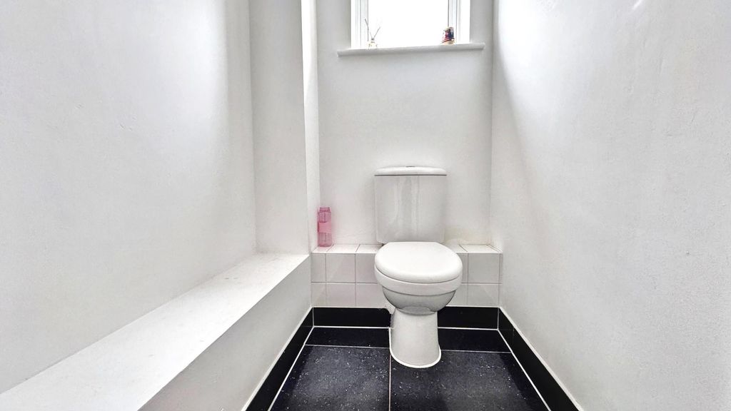 Additional image 20 of 4 bed end terrace house to rentAshley Mews, Portview Road, Bristol BS11
