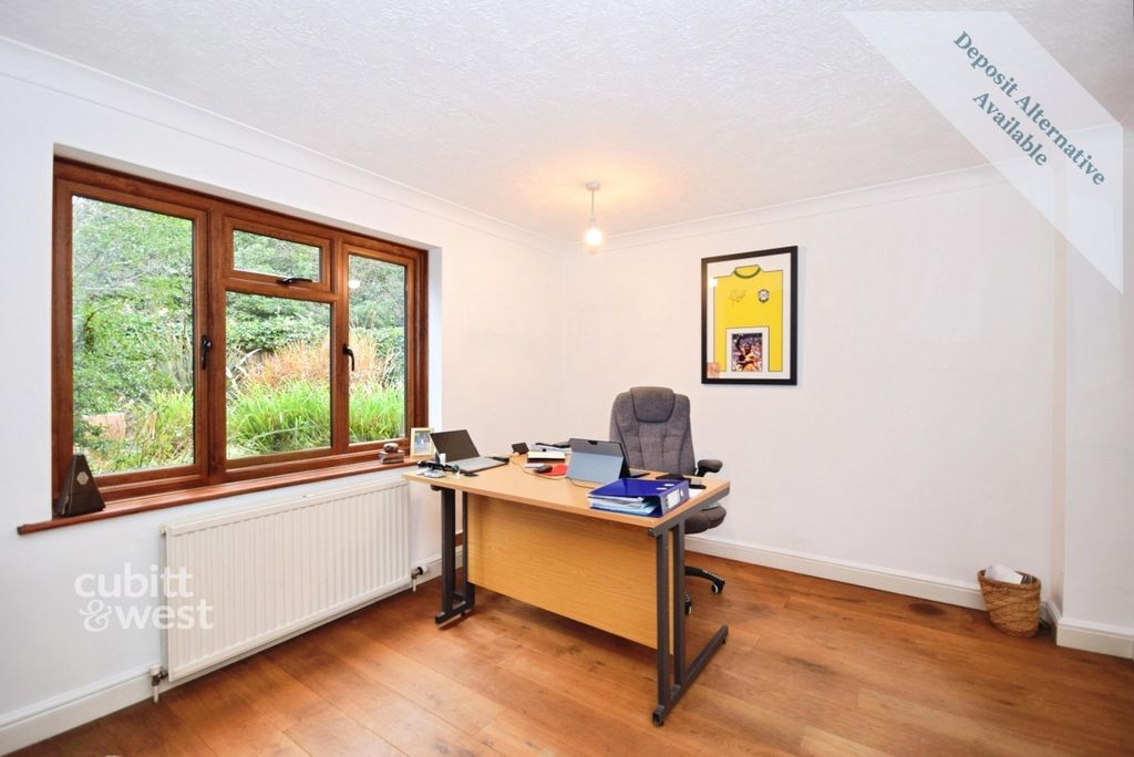 Additional image 7 of 6 bed detached house to rentCrawley Lane, Crawley RH10