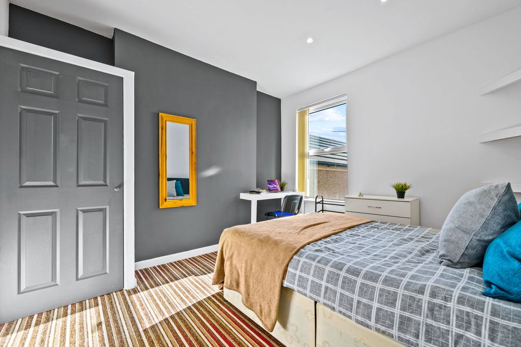 Additional image 12 of 7 bed shared accommodation to rentBernard Street, Swansea SA2