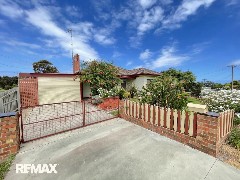 Additional image 3 of 66 Carpenter Street, Lakes Entrance VIC 3909
