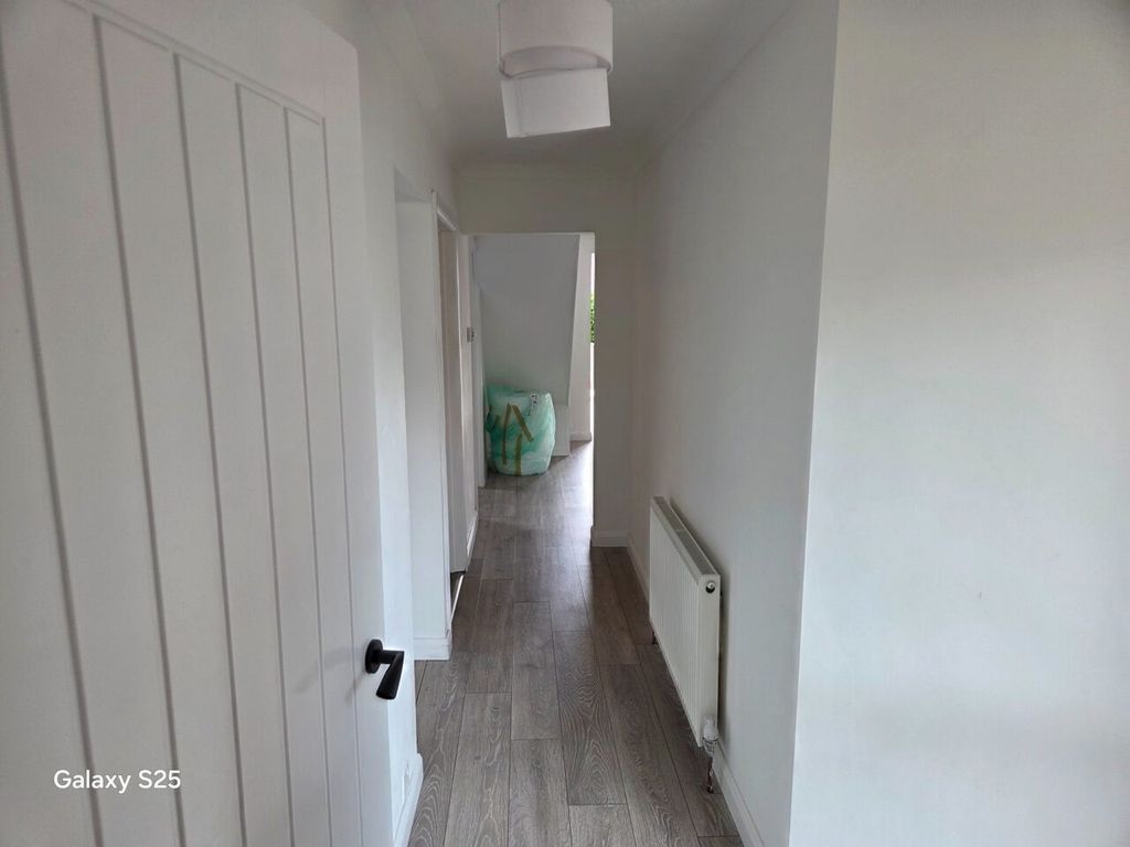 Additional image 9 of 4 bed detached house to rentFieldgate Road, Luton, Bedfordshire LU4