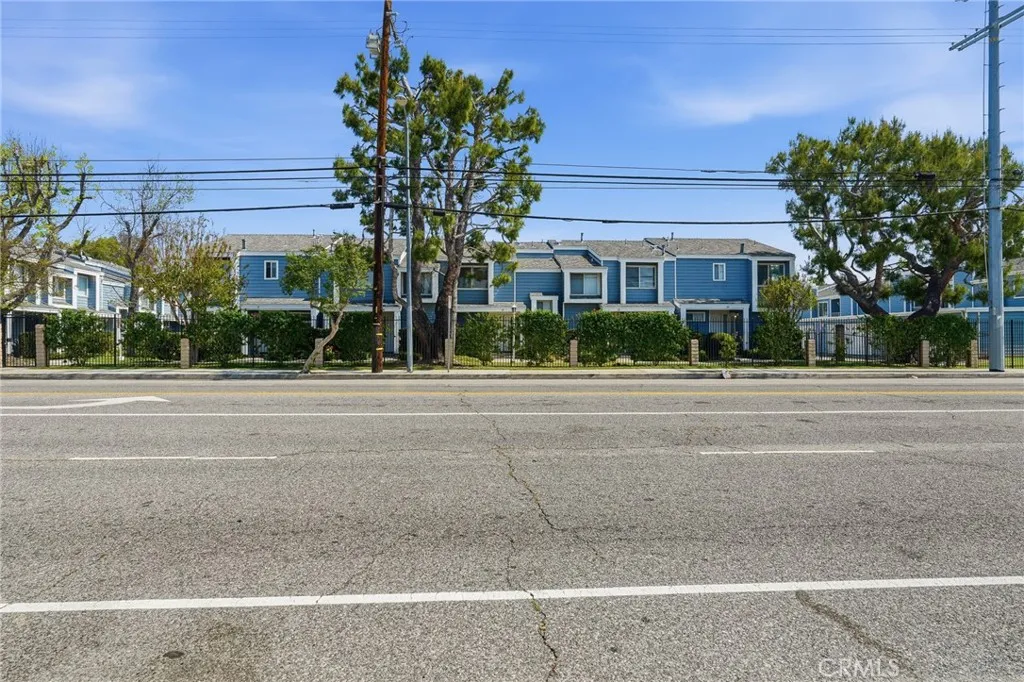 Additional image 33 of 15735 Nordhoff Street Unit 11, North Hills, CA 91343