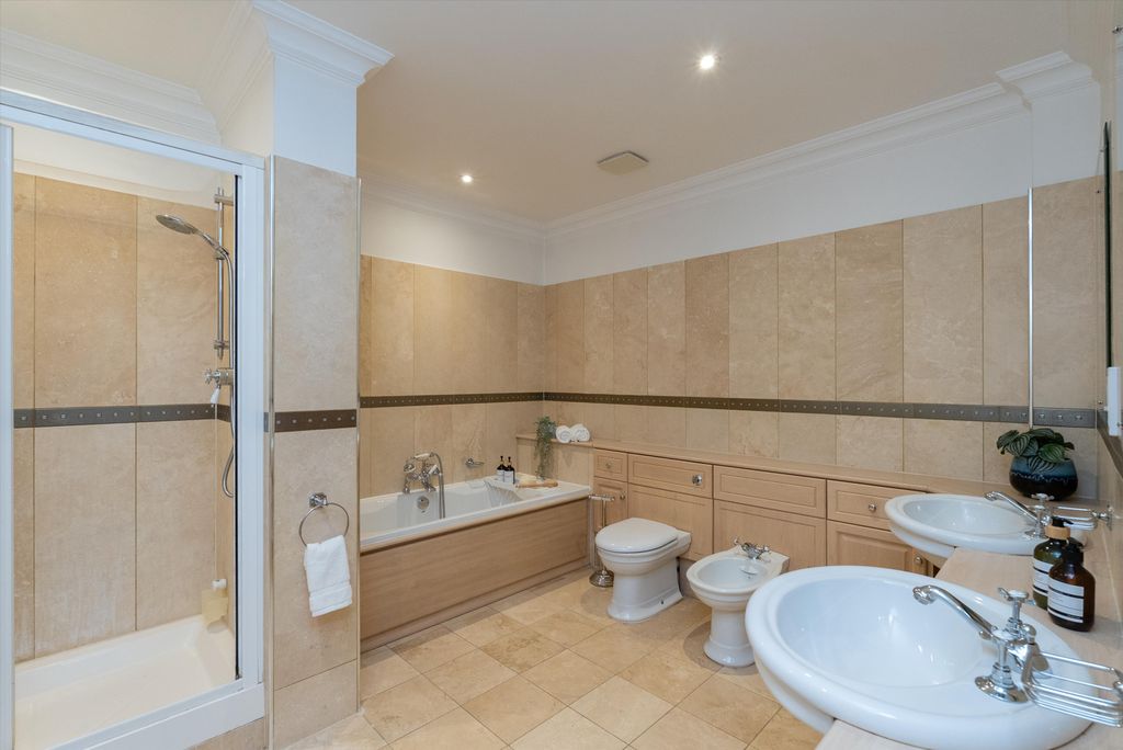 Additional image 9 of 3 bed flat to rentOckham Lane, Cobham, Surrey KT11