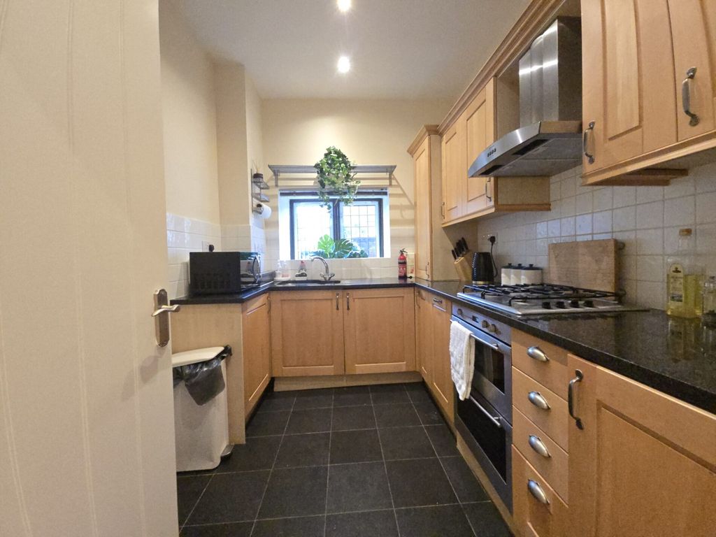 Additional image 5 of 2 bed flat to rentConvent Court, Windsor SL4