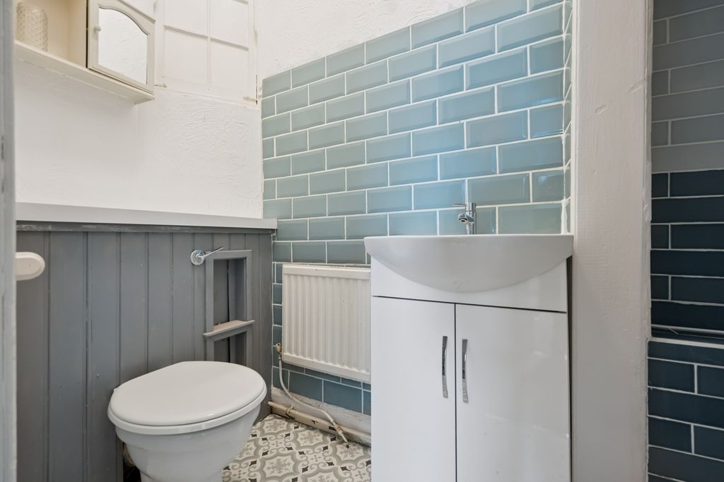 Additional image 10 of 2 bed flat to rentNewhouse, Stirling, Stirling FK8