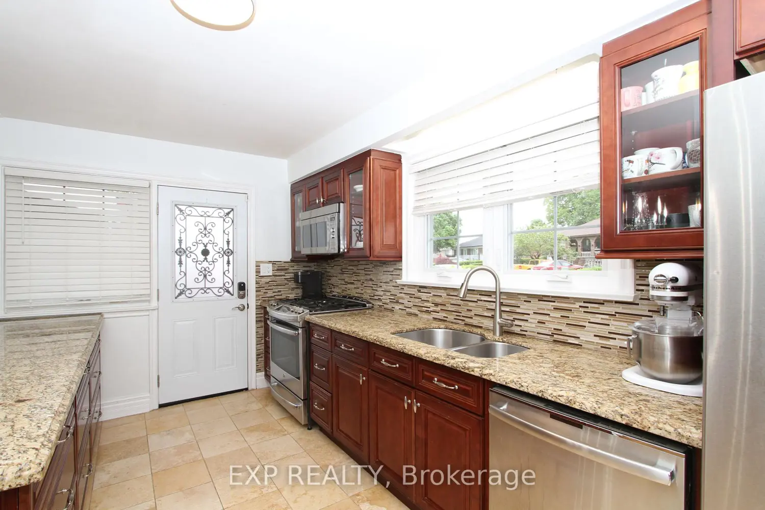 77 Letchworth Crescent photo 5