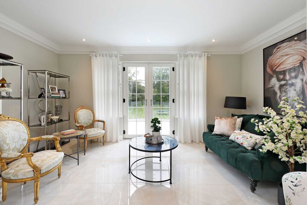 Additional image 12 of 9 bed detached house to rentSlade Oak Lane, Gerrards Cross SL9