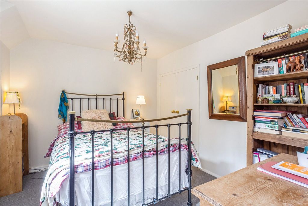 Additional image 12 of 4 bed semi-detached house to rentHenley Road, Marlow, Buckinghamshire SL7