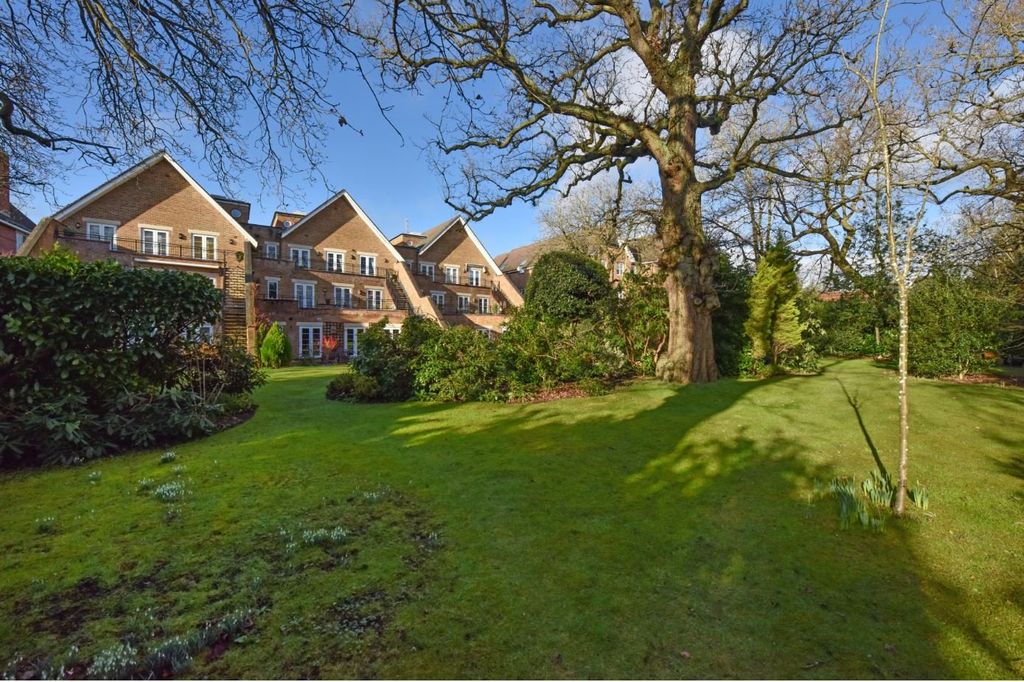 Additional image 9 of 3 bed flat to rentEthorpe House, Packhorse Road, Gerrards Cross, Buckinghamshire SL9