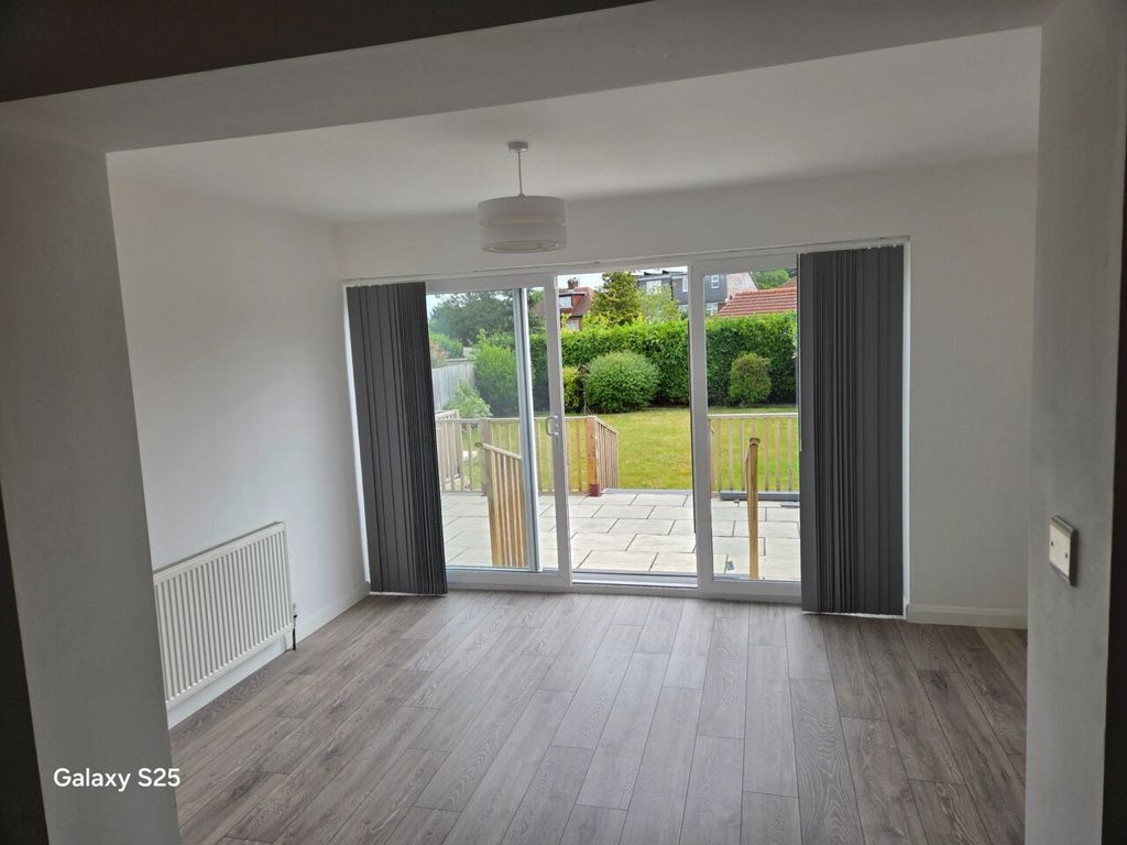 Additional image 8 of 4 bed detached house to rentFieldgate Road, Luton, Bedfordshire LU4