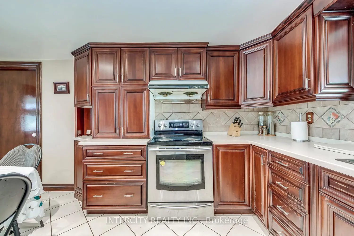 Additional image 9 of 2764 Governors Road