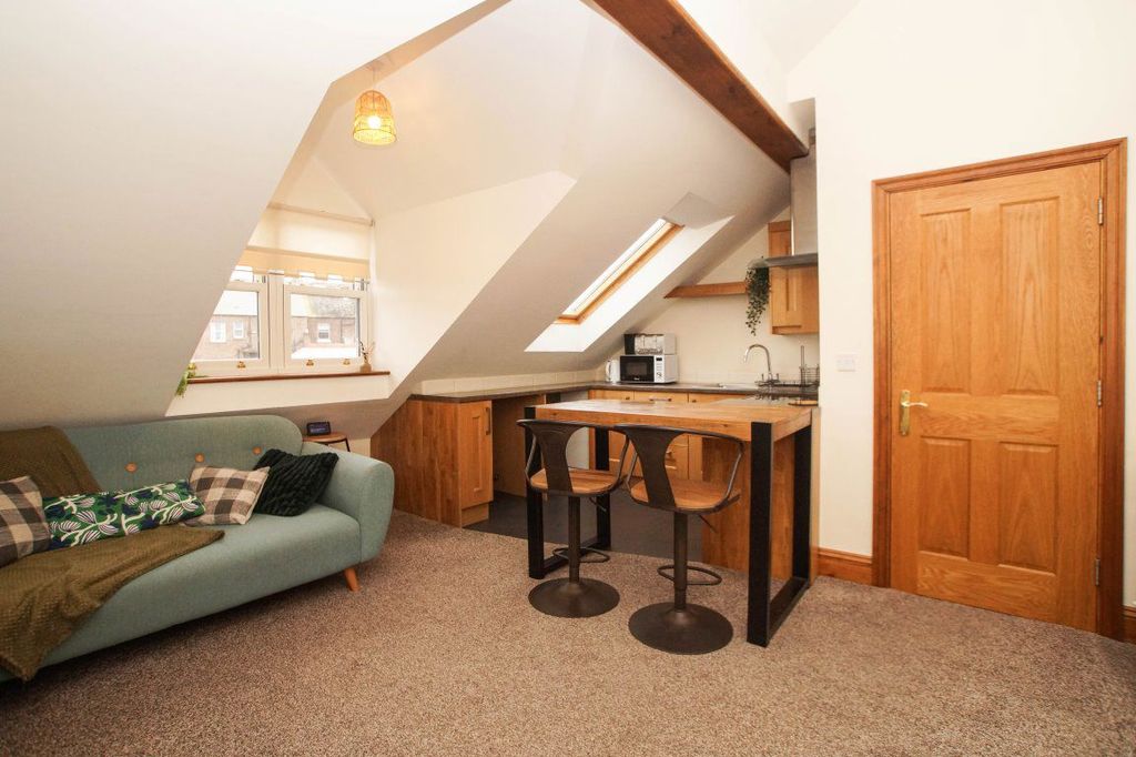 2 bed flat to rentWarwick Square, Carlisle CA1 photo 3