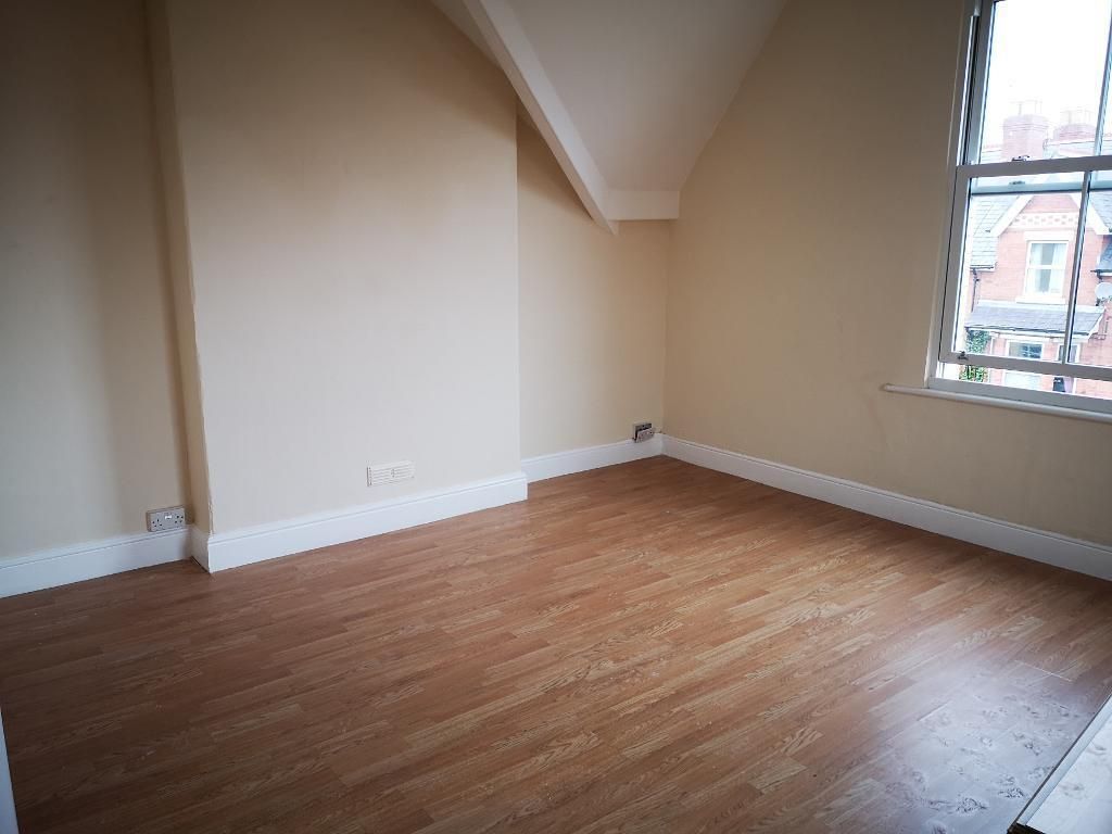 Additional image 3 of 3 bed flat to rentGreenfield Road, Colwyn Bay LL29