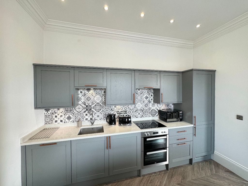 Additional image 3 of 2 bed flat to rentPercy Park Road, Tynemouth, North Shields NE30