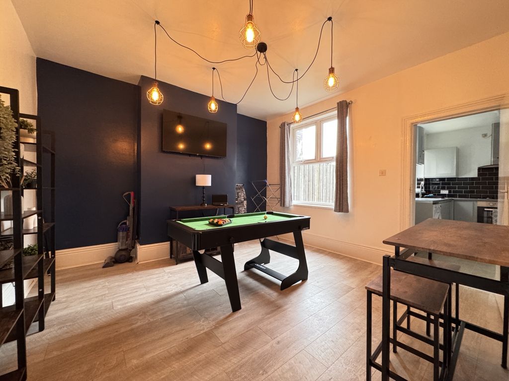 4 bed terraced house to rentBurngreave Street, Sheffield, South Yorkshire S3