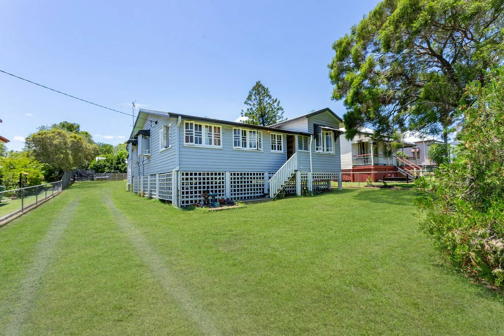 74 Queen St, Harrisville QLD 4307